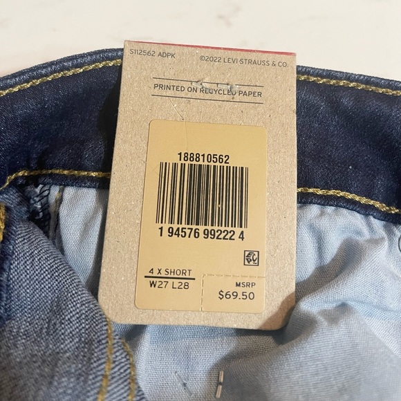 Levi’s 711 Skinny Jeans - Picture 9 of 9